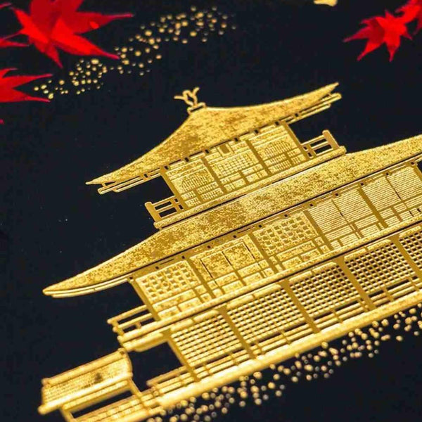 黑色和金箔明信片金閣寺秋季落葉