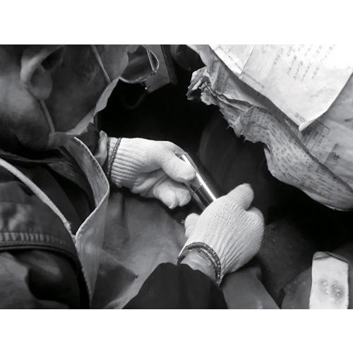 緊湊型手動咖啡研磨機鏡面不銹鋼 120 毫升容量