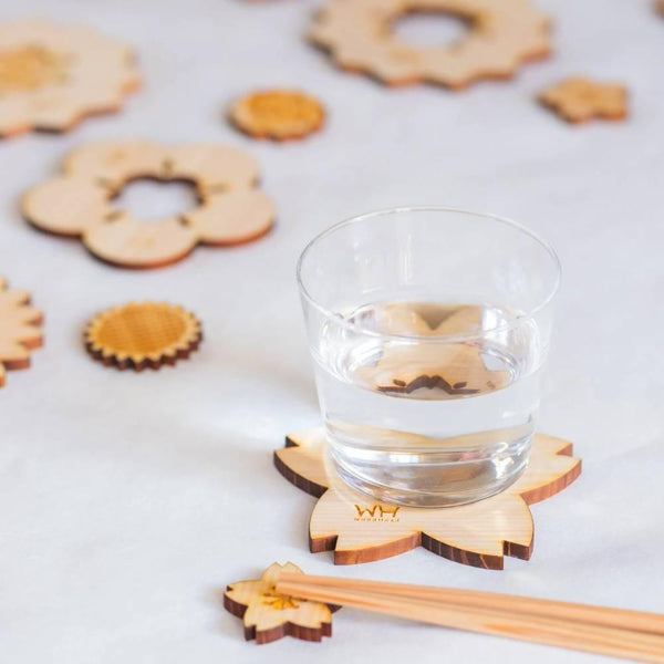 扁柏杯墊天然木梅花圖案 90 毫米