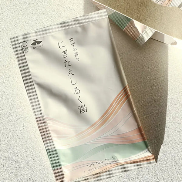 Kinuya 絲綢舒緩浴鹽粉皮膚滋養沐浴露(3 件套)