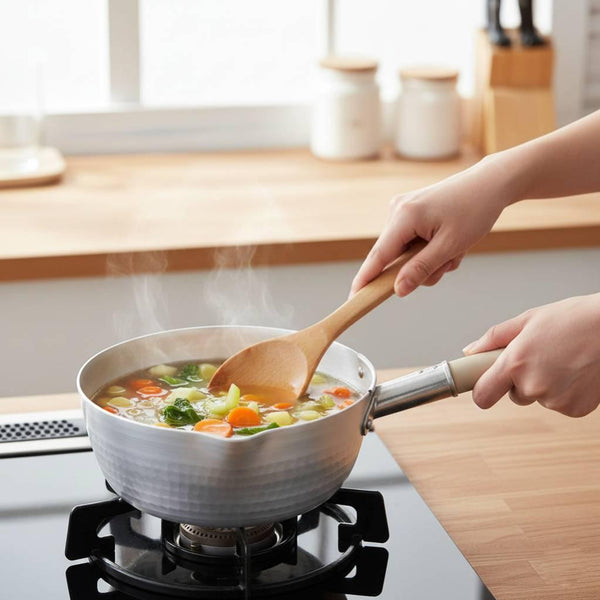 Kiya 輕量 Yukihira 鍋錘擊鋁鍋 2.2L