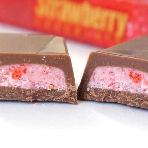 明治草莓夾心一口巧克力 26 塊(5 塊裝)