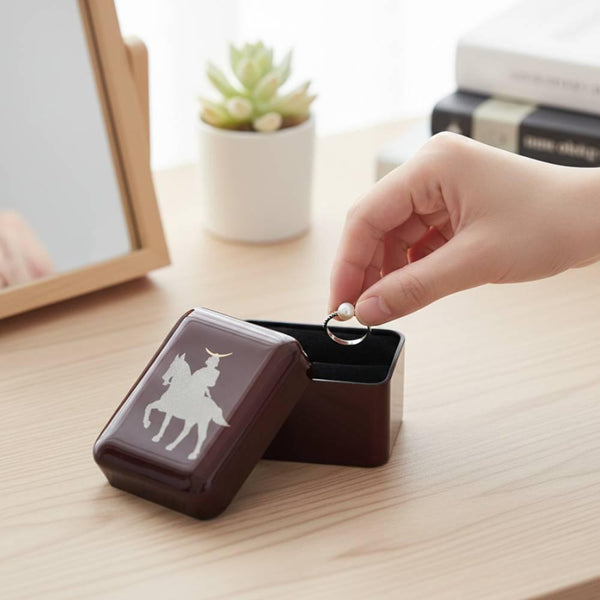 紅漆小盒馬背武士玩偶設計