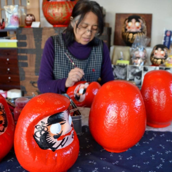 白川不倒翁娃娃“I”手工好運符紅色娃娃 35 厘米