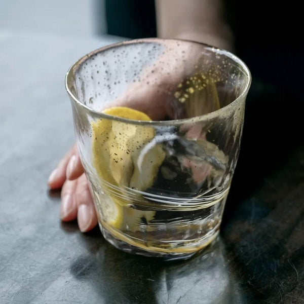 Aderia 手工飲用岩石玻璃旋轉黃色圖案 300ml