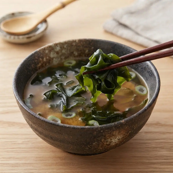 Izuri 乾營養裙帶菜海藻湯和沙拉 15 克