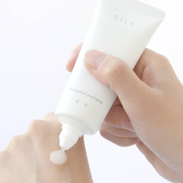 Kinuya 絲綢護手霜佛手柑和香草精油 50 克