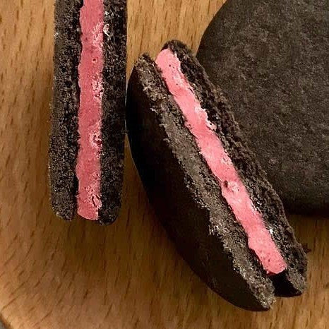 明治濃鬱巧克力巧克力沙草莓夾心餅乾（5包）