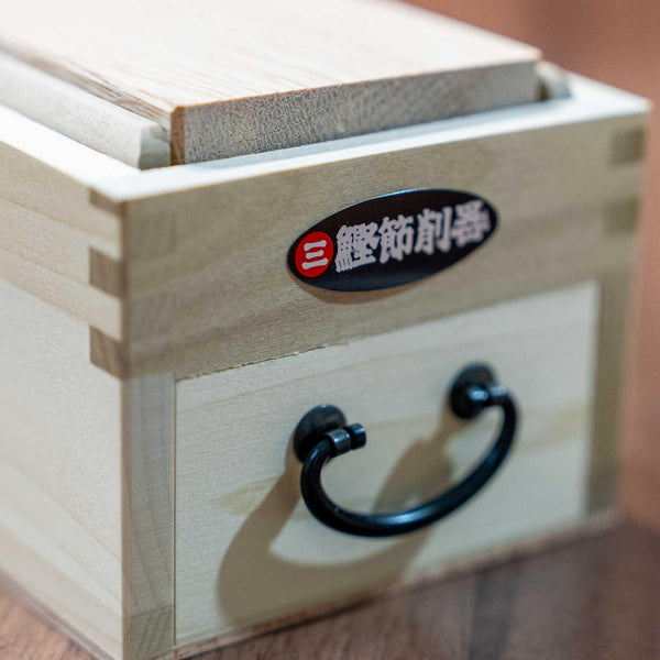 Katsuobako Ouza Katsuobushi 刮鬍盒 乾鰹魚刮鬍刀