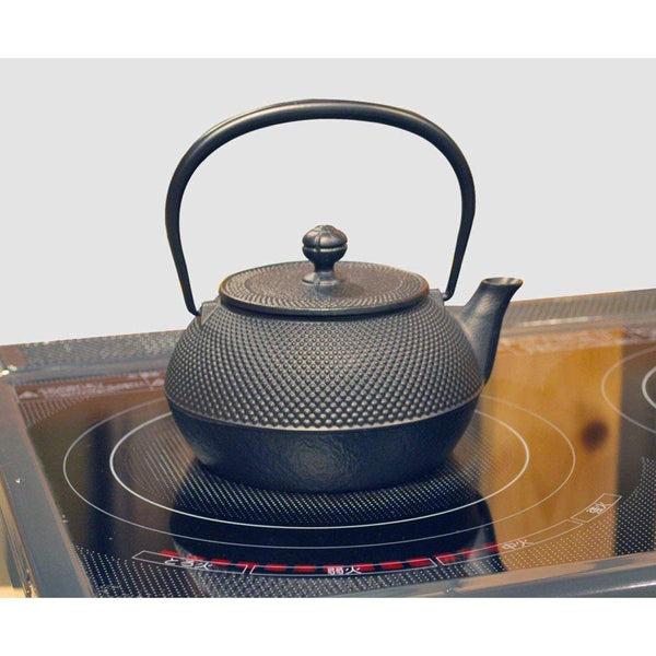 Iwachu Tetsubin Arare 圖案鑄鐵水壺（IH 相容）0.9L