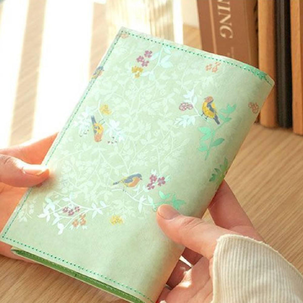可重複使用的書封綠色箔印有鈴、鳥和我的設計