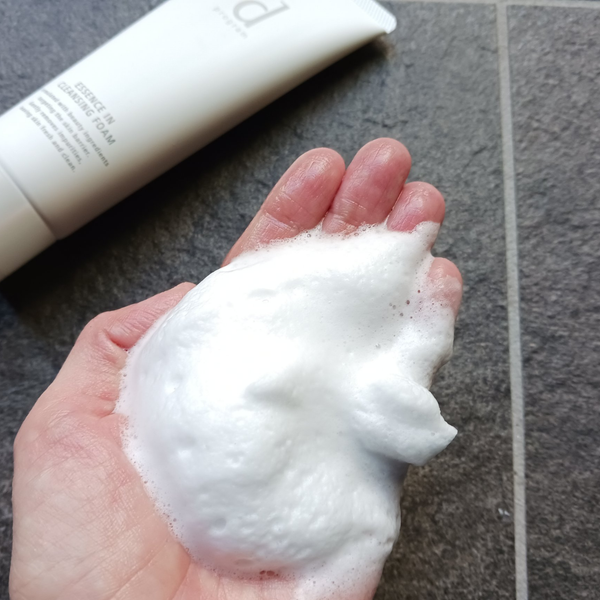 d Program 精華潔顏泡沫洗面乳適合敏感肌膚 120g